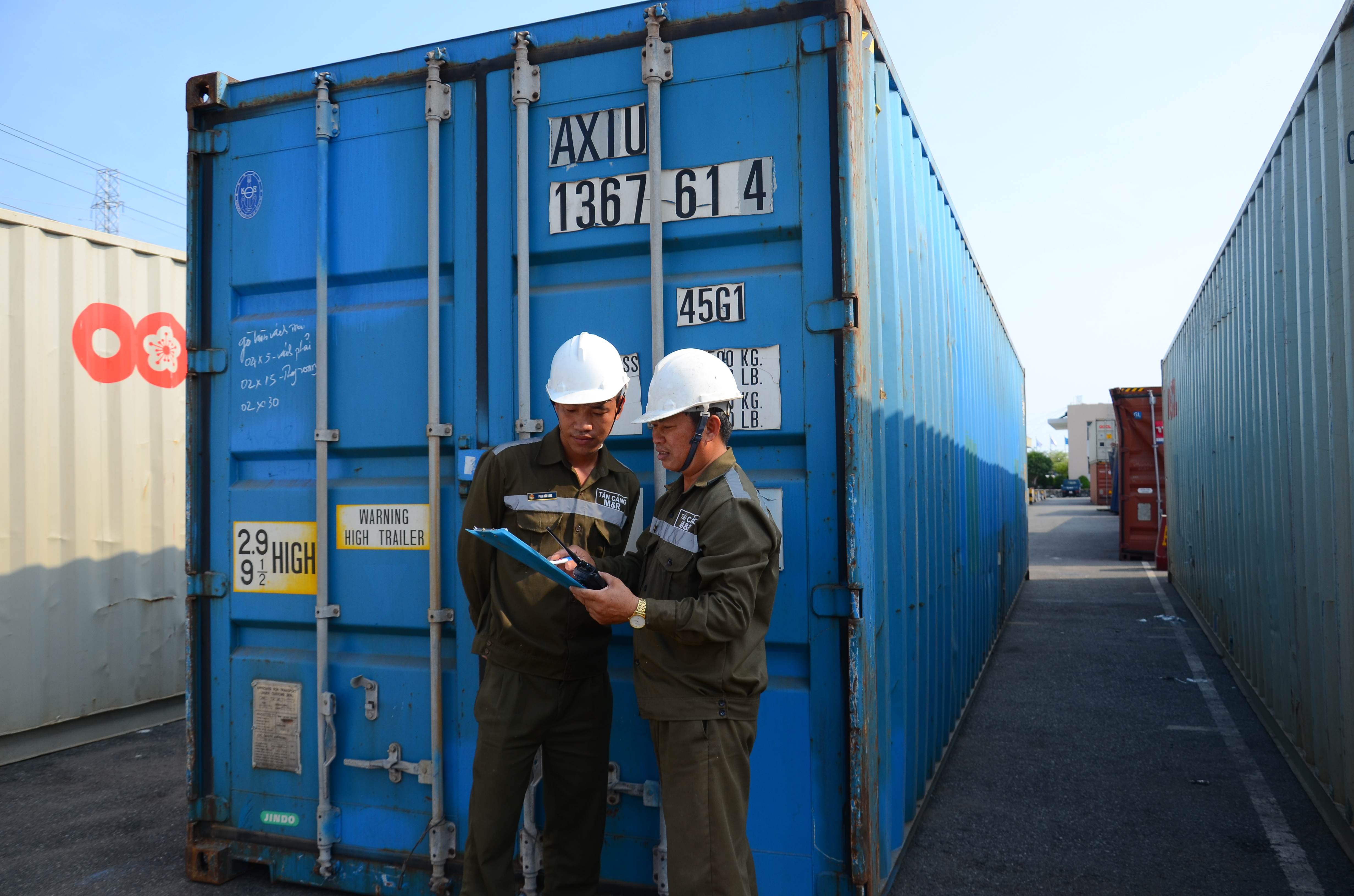 M&R services (inspection, repair and cleaning services) for containers (dry and reefer)