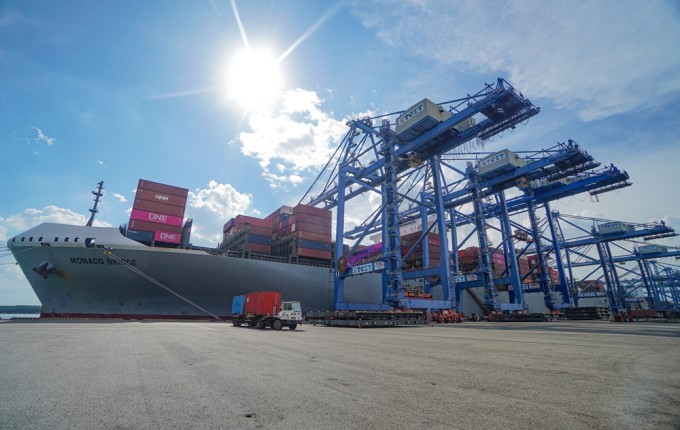 15.615 TEU – CẢNG QUỐC TẾ TÂN CẢNG – CÁI MÉP THIẾT LẬP KỶ LỤC MỚI VỀ SẢN LƯỢNG XẾP DỠ TÀU MẸ TẠI VIỆT NAM