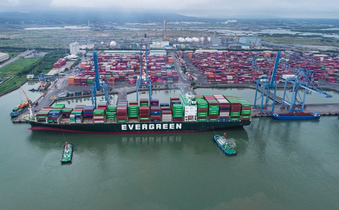 CHÀO MỪNG TÀU EVER SUMMIT - CHUYẾN TÀU ĐẦU TIÊN THUỘC TUYẾN DỊCH VỤ TPA TRIỂN KHAI TẠI TCIT BỞI HÃNG TÀU EVERGREEN