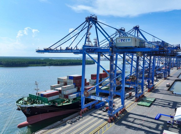 CẢNG QUỐC TẾ TÂN CẢNG - CÁI MÉP (TCIT) ĐÓN TUYẾN DỊCH VỤ MỚI KTX2 CỦA HÃNG TÀU OOCL